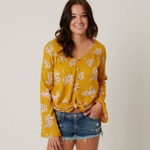 Billabong Forget Me Knot Golden Tie Front Top size Medium